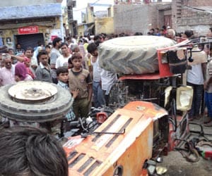 accident in greater noida, bawal and hungama