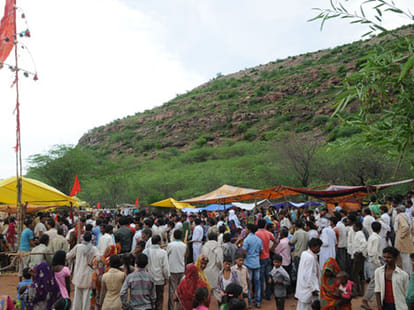 devi statue found in khaurapura up
