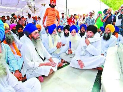 SGPC Took Charge Back of 2 Gurudwaras