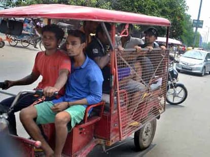 decision on e-rickshaw by delhi high cort.