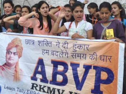 protest against fees hike all over himachal