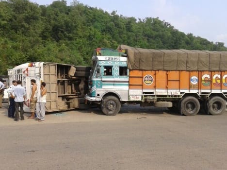 truck bus accident, 20 injured