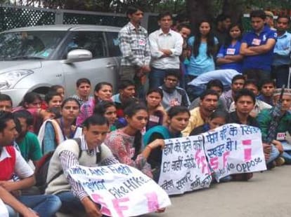 hpu: police arrest 300 students of sfi.