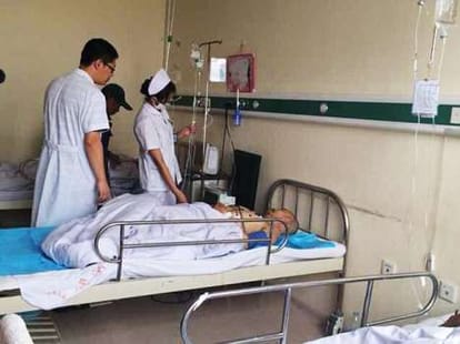 man cuts testicles of four people jp 