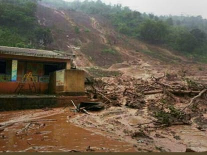 21 died in pune landslide