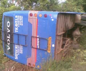 one died and fourty injured in bas accident