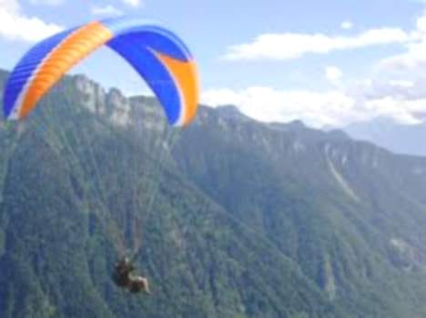 The plaintiffs paraglider fly in Solan