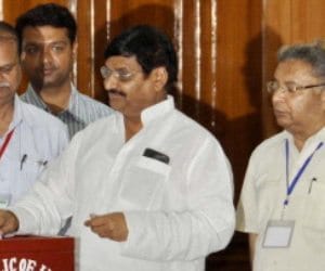 Shivpal ordered officers for power
