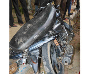 four died on road accident in faridabdad