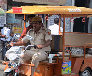 ban on e-rickshaw continue in delhi