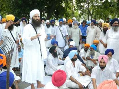 hsgmc issue, police attack workers