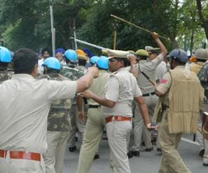 hsgmc issue, police attack workers