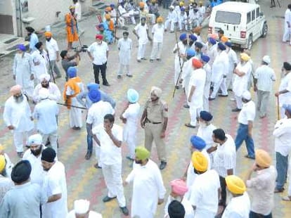 hsgmc issue, police attack workers