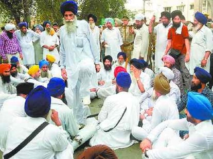HSGPC issue: Jhinda meet with CM hooda