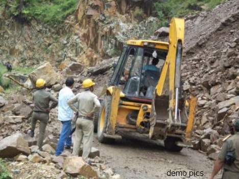 Nahan road Kumharhtty six hours interrupted, disturbed passenger