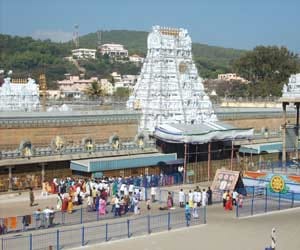 balaji temple deposits 1,800 kg gold offerings with sbi