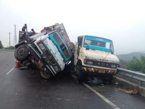 accident on jammu srinagar national highway