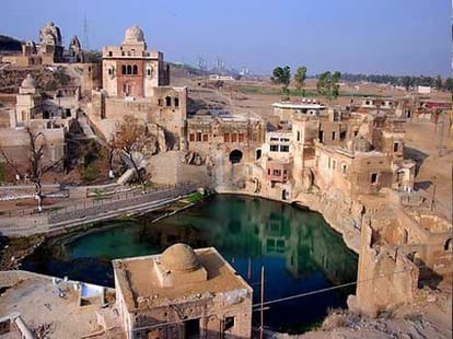 katasraj temple of pakistan