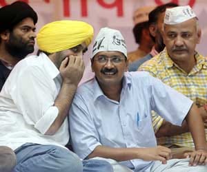 aam aadmi party gives tension to bjp and congress