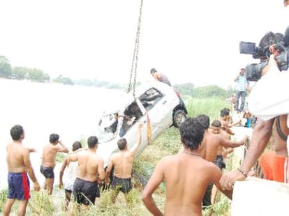 4 young man killed in road accident