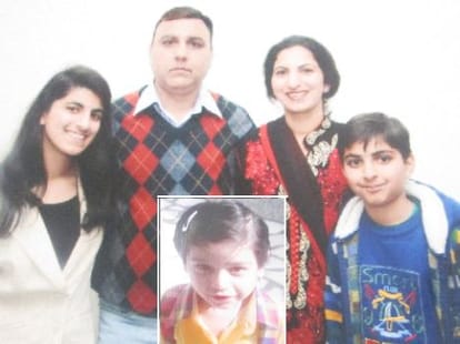 Car fell into Yamuna river, 5 family member dead