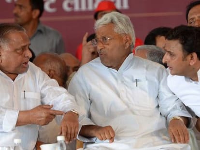 akhilesh yadav plans four bicycle cities in up