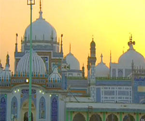 pakistan sufi shrine threat from taliban