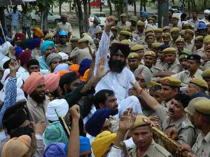 SGPC Took Charge Back of 2 Gurudwaras