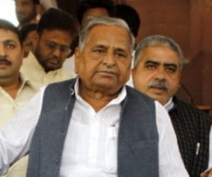 mulayam to spend three days in mainpuri for bypolls.
