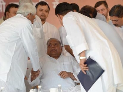 mulayam to spend three days in mainpuri for bypolls.