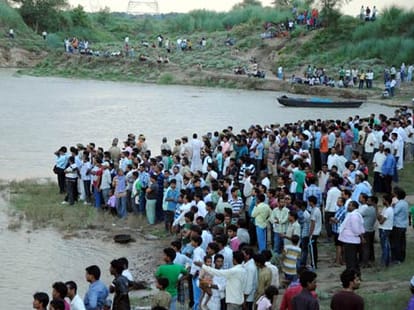 varansi accident: 12th student saved 4 lives