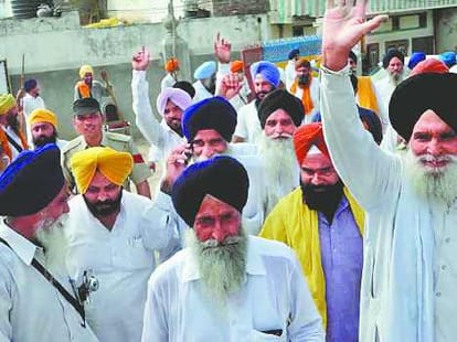 4 Gurudwara capture by HSGPC in haryana