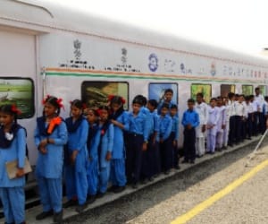 Electric wire broken, stalled four-hour rail traffic