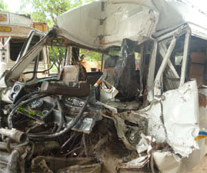 accident on expressway, four died