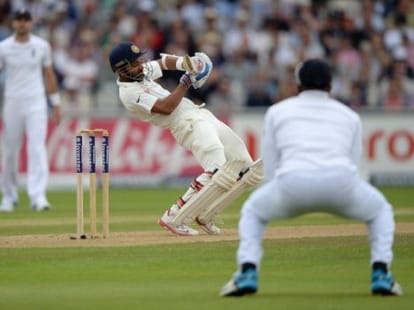 why ms dhoni maintain as test team captain