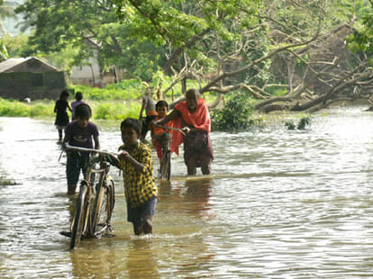 students life at risk in monsoon