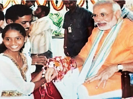 rakhi sister wants to meet narendra modi 