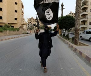 kashmiri youths waves isis flag after namaz