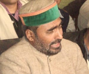 mantri prasad naithani criticized vijay bahuguna.