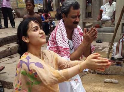 meet with mulayam singh yadav daughter in law