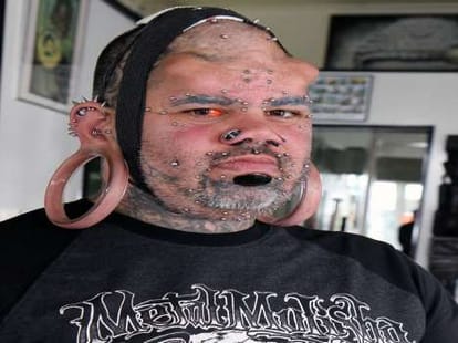 man with largest earlobes in the world