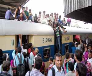 Raksha Bandhan: Special trains also fell ahead of the crowd