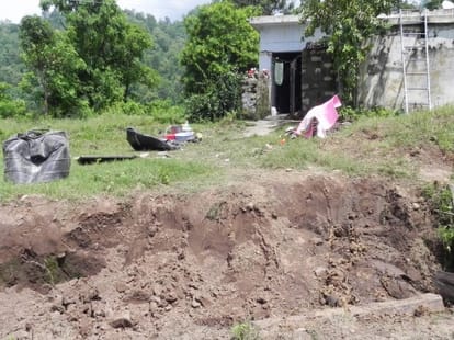 wild elephant group attacked on one house in pauri