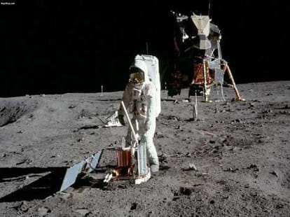 moon has a molten world inside