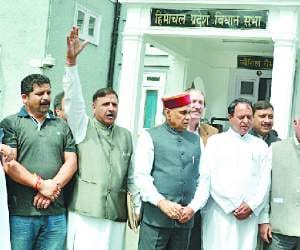 Deadlock continues in himachal vidhansabha, opposition BJP stages walk out
