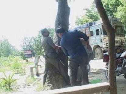 police men beats truck driver