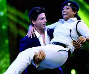 Controversy erupts over shahrukh Khan