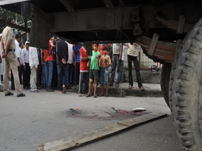 woman death due to truck collision