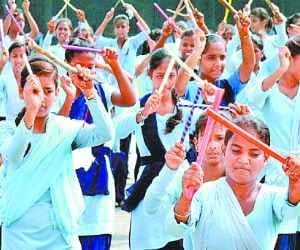 Special Performance of Dandiya by Students for PM Modi