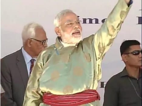 prime minister narendra modi visits ladakh